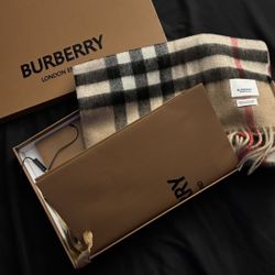 BURBERRY SCARF 