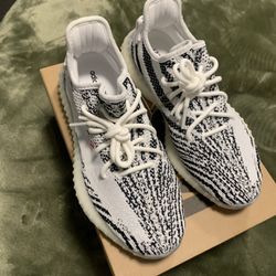 Brand New Yeezy Zebra 350s size 8 