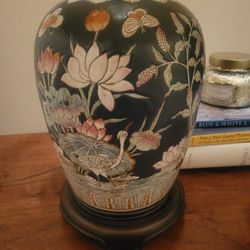 Gorgeous vintage Asian vase made into a lamp.