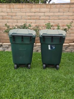 Trash Can with Wheels  50 Gallons