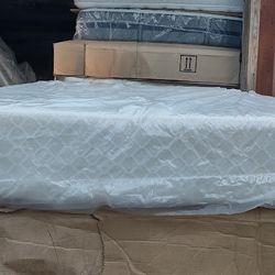 Memory Foam Queen Size Mattress (Mattress Only)
