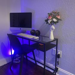 Small Computer Desk!  Like NEW! 