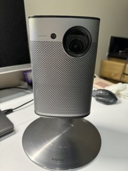XGIMI Projector With mount