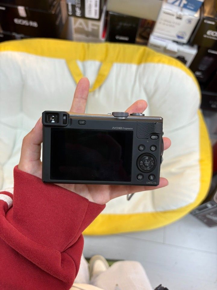digital camera