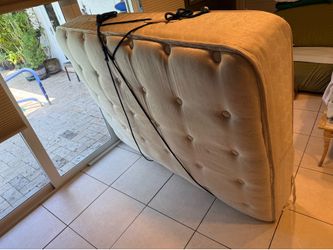 Queen mattress    Free