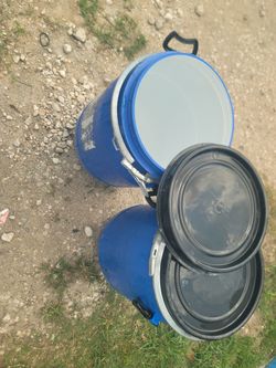 Chicken feed small drums