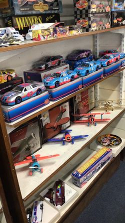 Richard Petty DaleEarnhardt Metal Die Cast Assortment