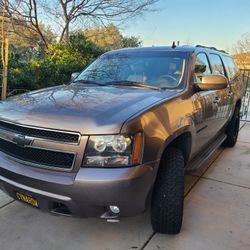 2011 Chevy Suburban LT