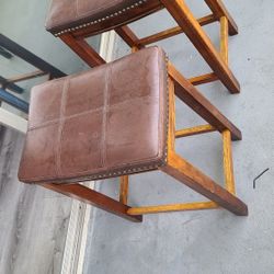 Stools and side tables 