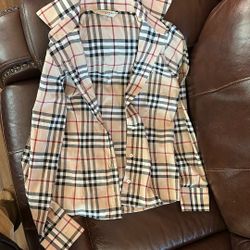 Burberry London Size 40 Long Sleeve 