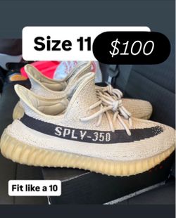 Yeezy adidas 350 size 11 but fit like 10
