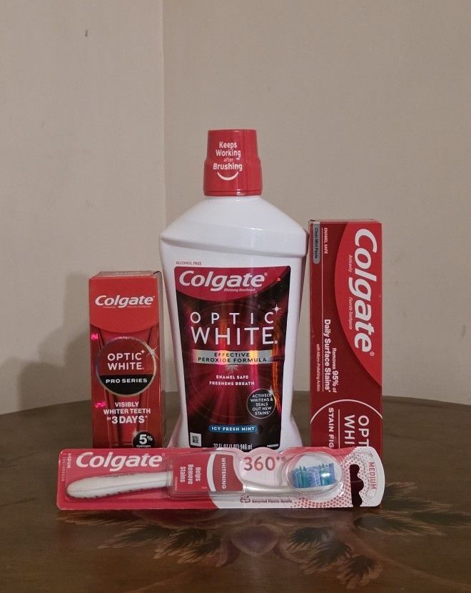 Colgate OPTIC WHITE Bundle