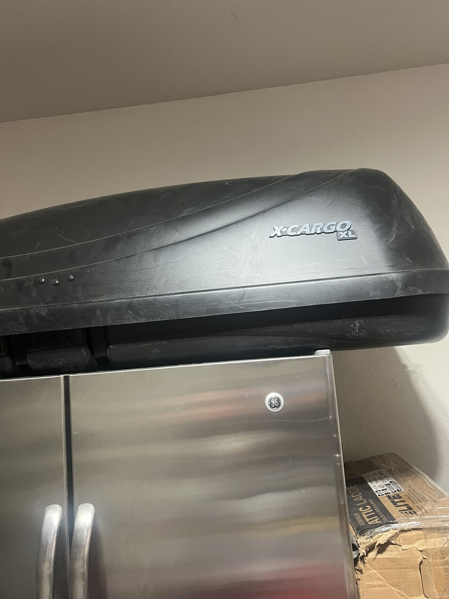 Rooftop Traveling Storage Bin