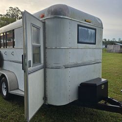 Horse Trailer 