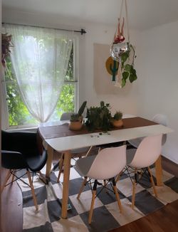 Mid Century Modern Chairs 