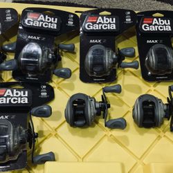 ABU GARCIA MAXZ BAITCASTERS RH NEW