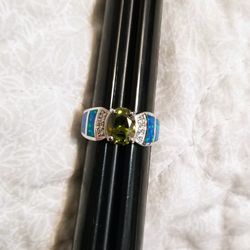 925 Silver And Peridot Gemstone Ring Size 6