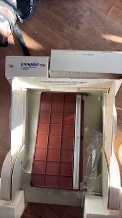 LitterMaid Plus Self-Cleaning Litter Box