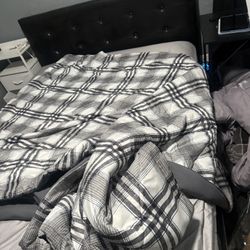 Queen Size Bed For Sale 