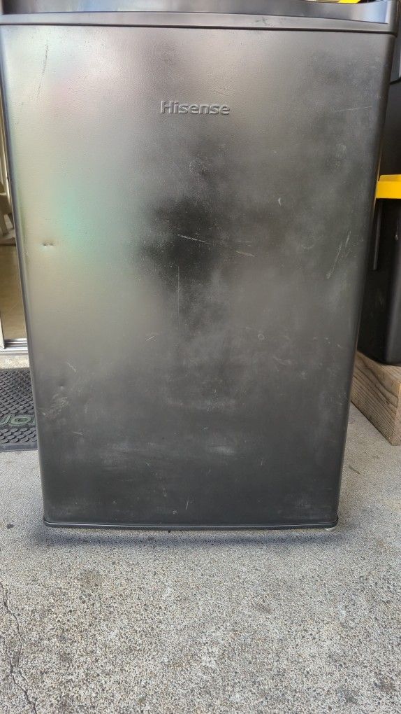 Mini Fridge Hisence - Great Condition