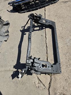 Jeep Cherokee radiator support Oem
