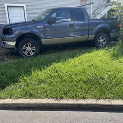 2006 f 150 4 door under 150k miles no engine no cat converter 1500 obo or parts