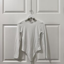 Aritzia Babaton Crewneck Longsleeve Bodysuit In White