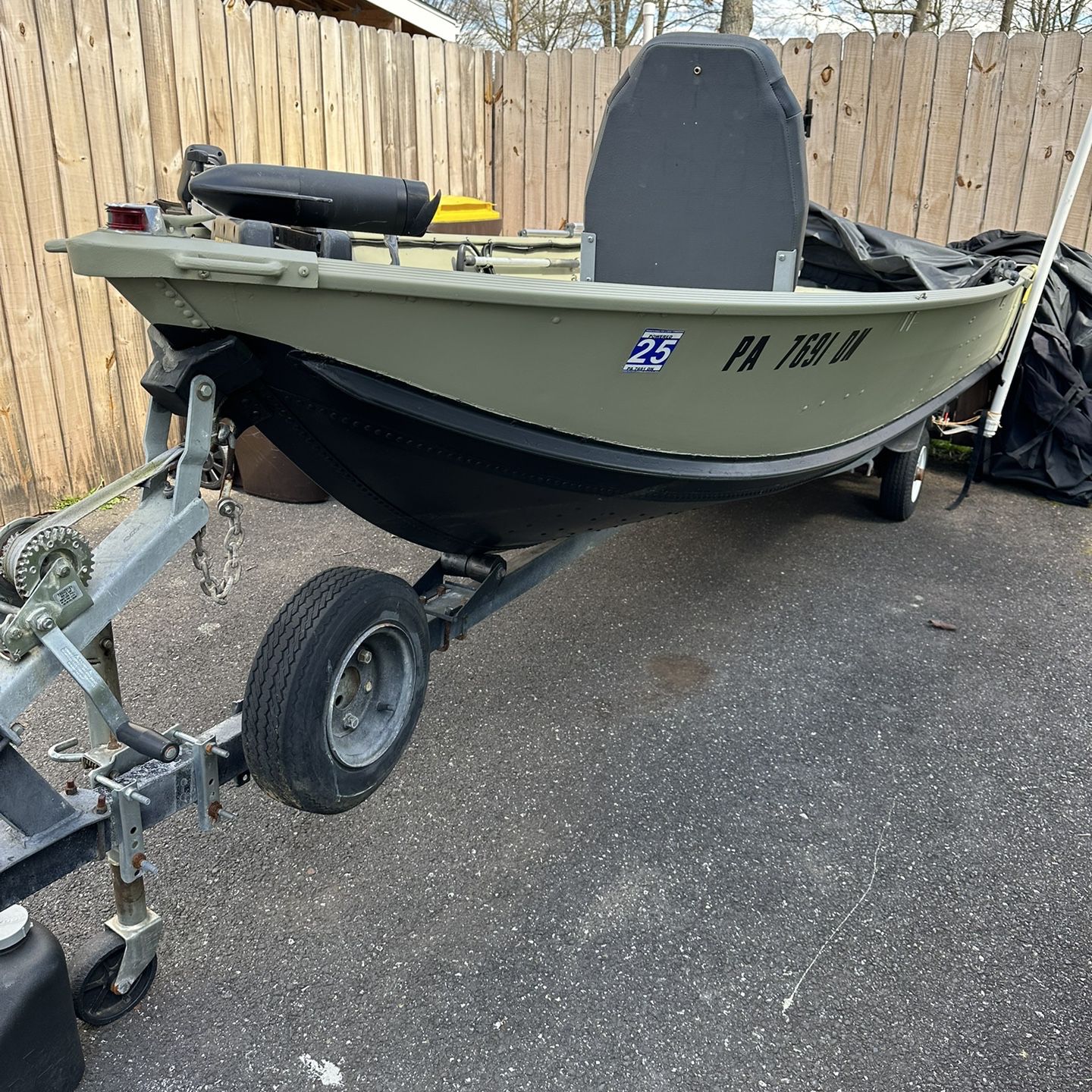 Sears 14’ Fishing Boat With Brand New Tohatsu 15hp Motor