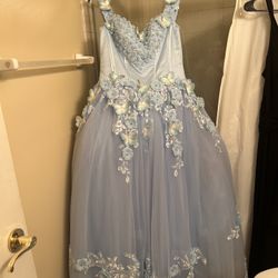 BRAND NEW Baby Blue Quinceañera Dress (10-12)