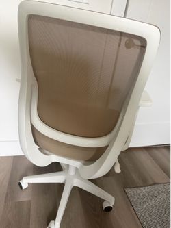 White desk chair