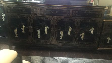 Black Lacquer Chinese Dresser/buffet