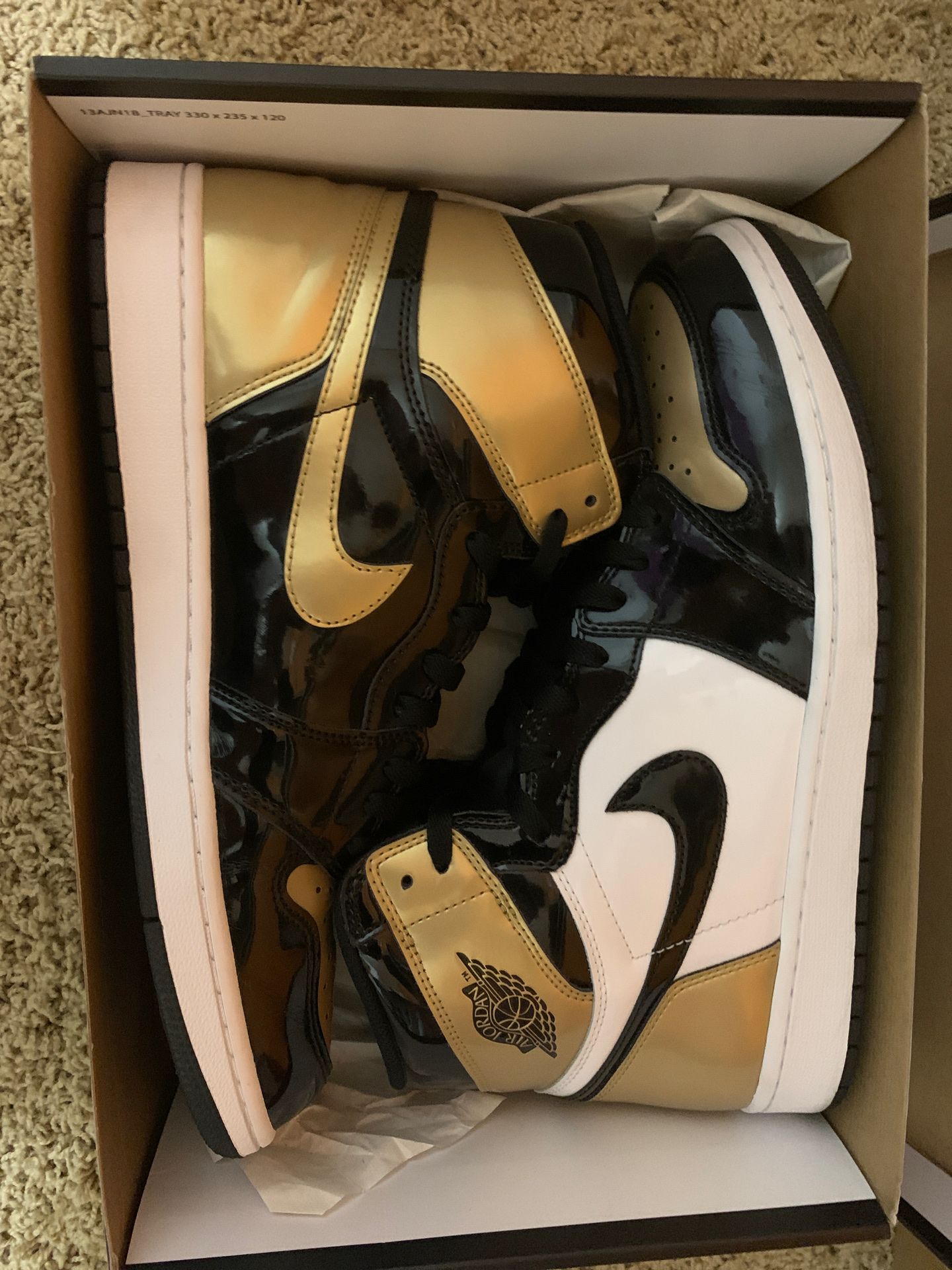 Gold Toe Jordan 1 High DS with box and laces