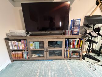 Sturdy TV stand. Only stand & No Stairs for pick up