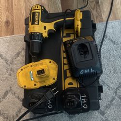 Lightly Used Dewalt 3/8 Screw Gun With 3 Batteries & Charger