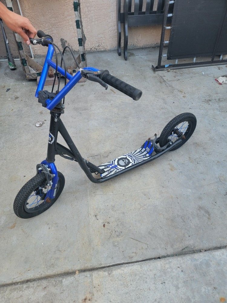 Mongoose Expo Youth Scooter, Front and Rear Caliper Brakes