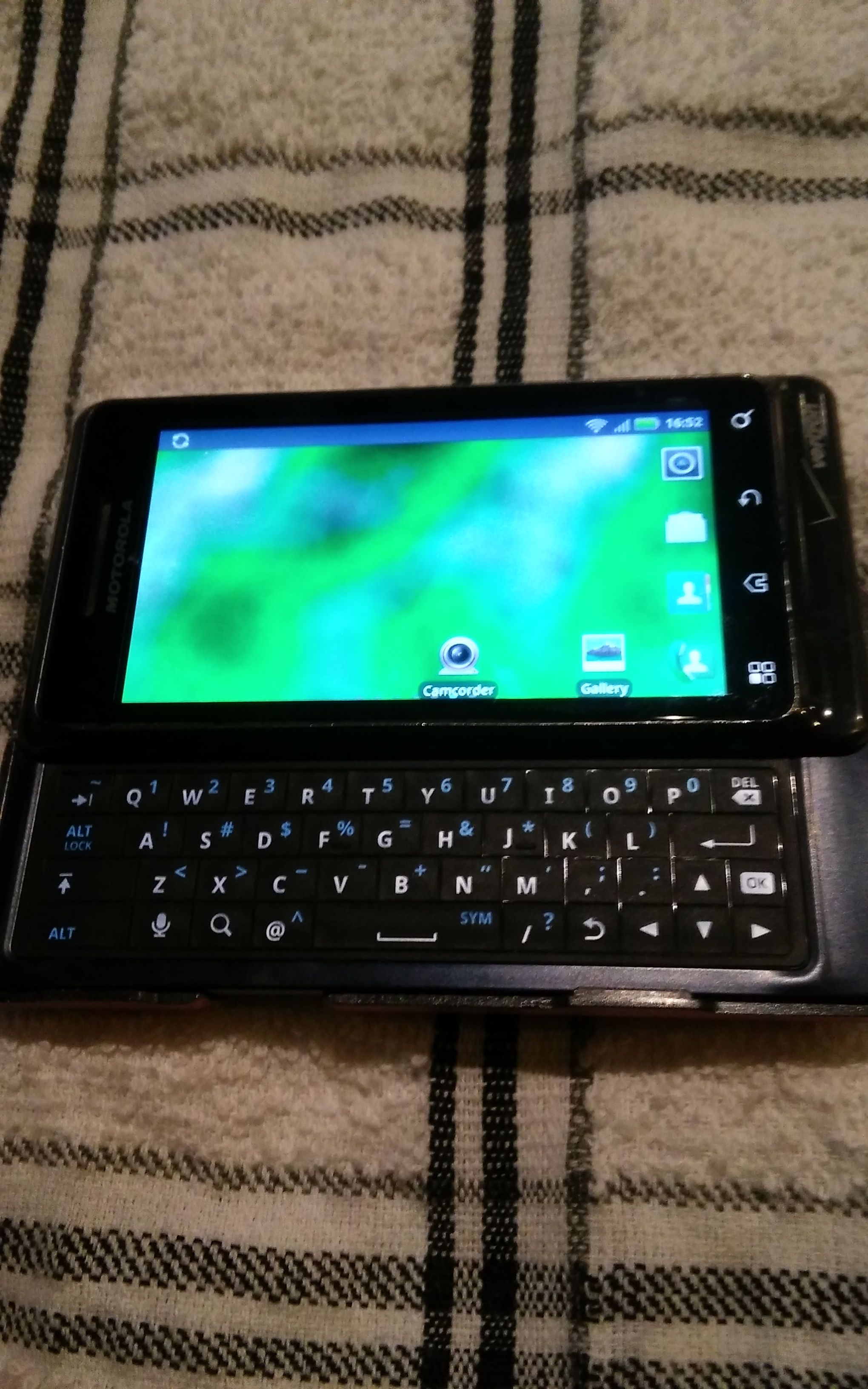 8GB Verizon Motorola Droid 2 A955 sllde-out keyboard CDMA phone