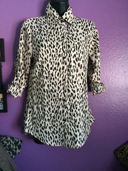 Size medium button up back detail Euc