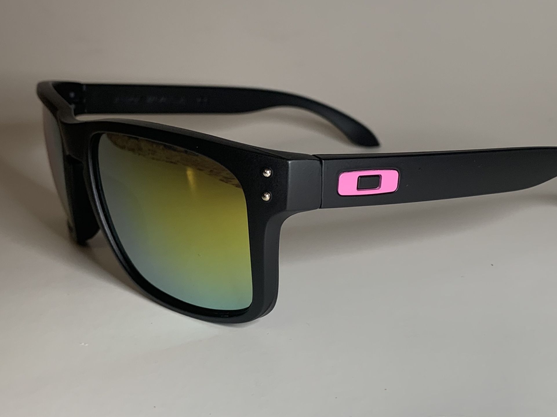 Brand new MENS sunglasses Oakley Holbrook style Pick up Lake Forest Mon-fri 8am-3pm