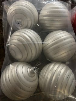 22 Christmas Ornaments see breakdown