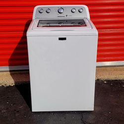 WASHING MACHINE 110V EXCELLENT CONDITION AND VERY CLEAN 