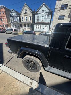 Pick up bed cover