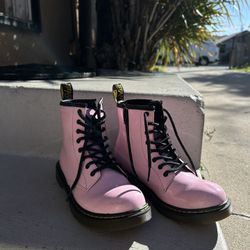 Dr. Martens Girl Size 5