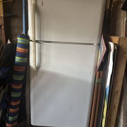 Kenmoore Refrigerator 