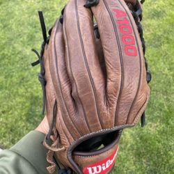 Wilson A1000 Outfielders Glove