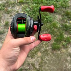 Use Bait Casting Reel