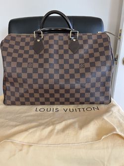 Authentic Louis Vuitton Speedy Bandouliere 35 Damier Ebene with key for  Sale in Long Beach, CA - OfferUp