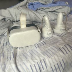 Oculus For Sale 100$ . Used Like One Or Twice Still Have The Box Been Sitting For A Little But