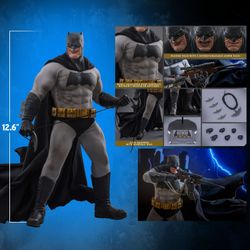 Hot Toys CMS024 Batman The Dark Knight Returns 1/6 Figure
