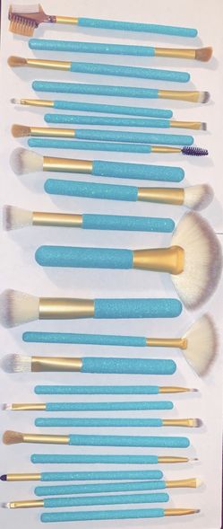 Custom make up brushes