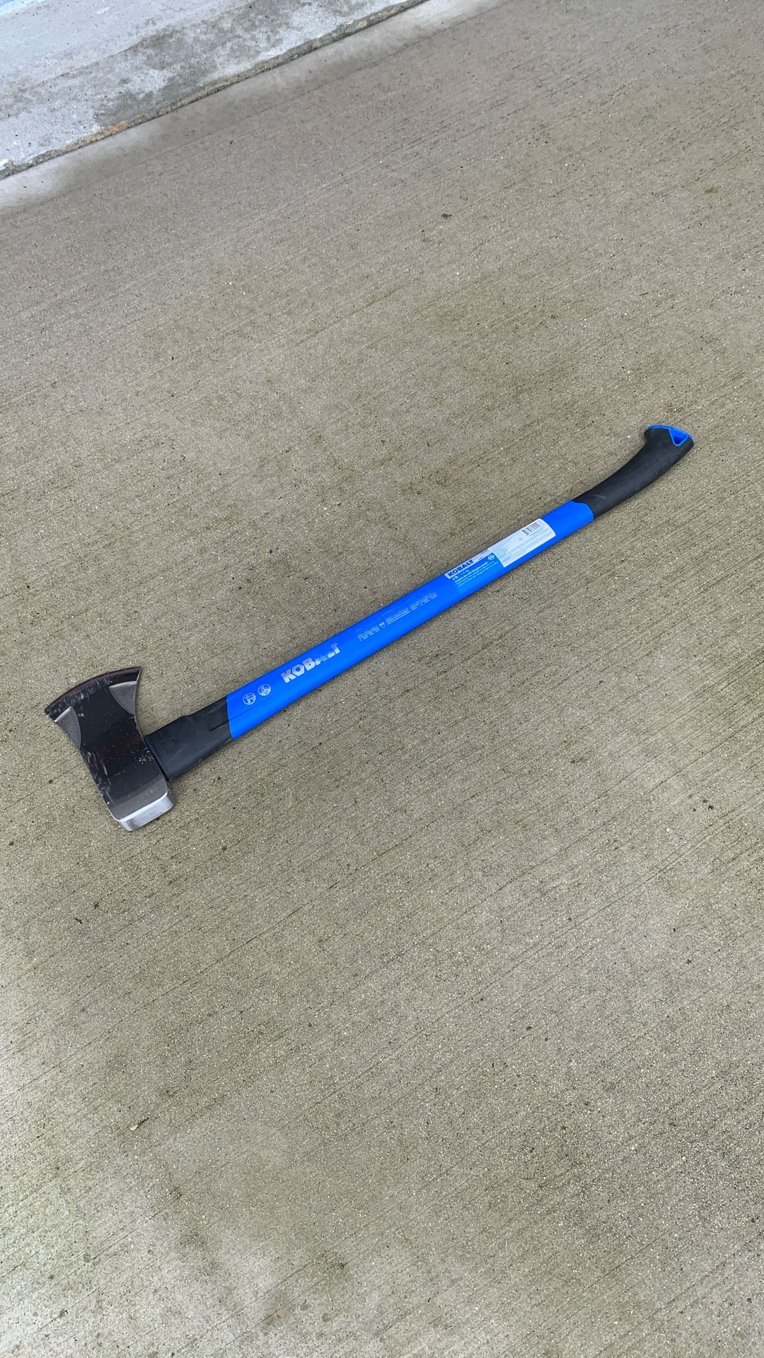 Kobalt Premium Axe / Fiberglass Handle / 4 Lbs - EC!
